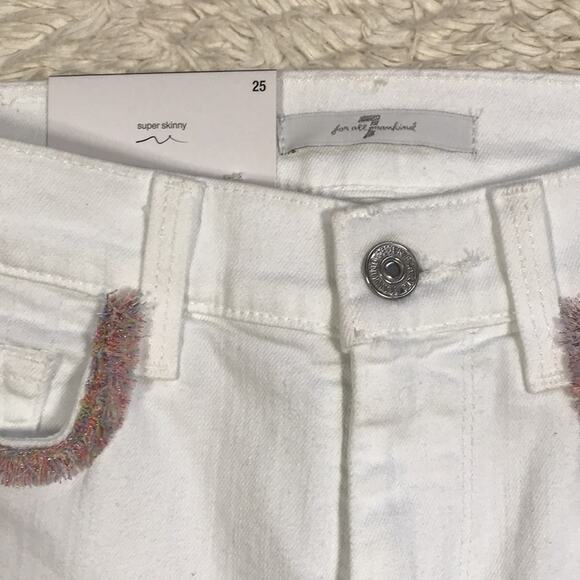 New 7FAMK High Rise 25 Super Skinny Leg Rainbow Fringe Trim White Jean Resort - Picture 4 of 15